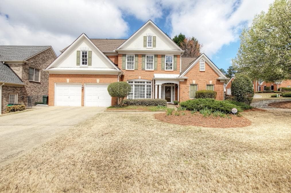 4 bedroom, 3,229 sq ft single family residence sold at 325 Eastcote Drive, Sandy Springs, GA 30350