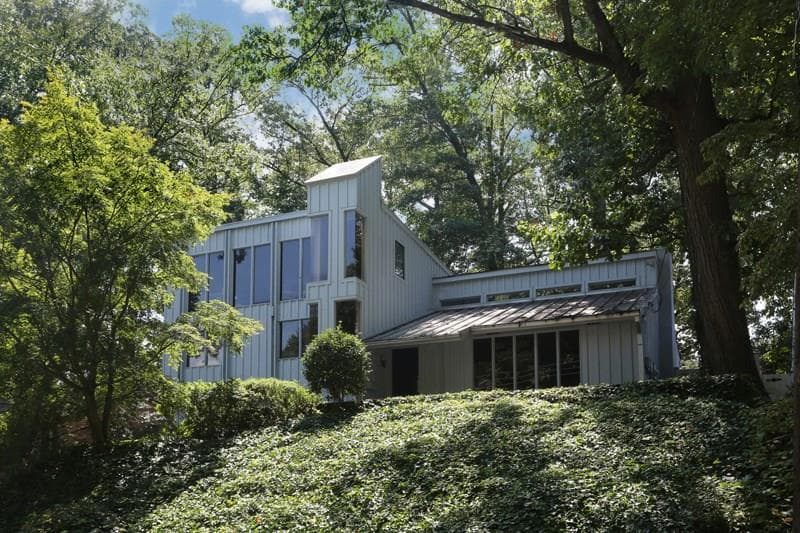 3 bedroom, 2,500 sq ft single family residence sold at 267 Beverly Road, Atlanta, GA 30309