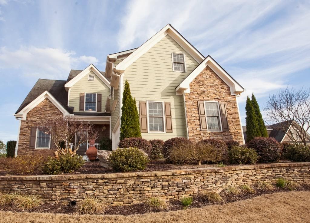 4 bedroom, 2,369 sq ft single family residence sold at 7165 Creek Ridge Drive, Gainesville, GA 30506