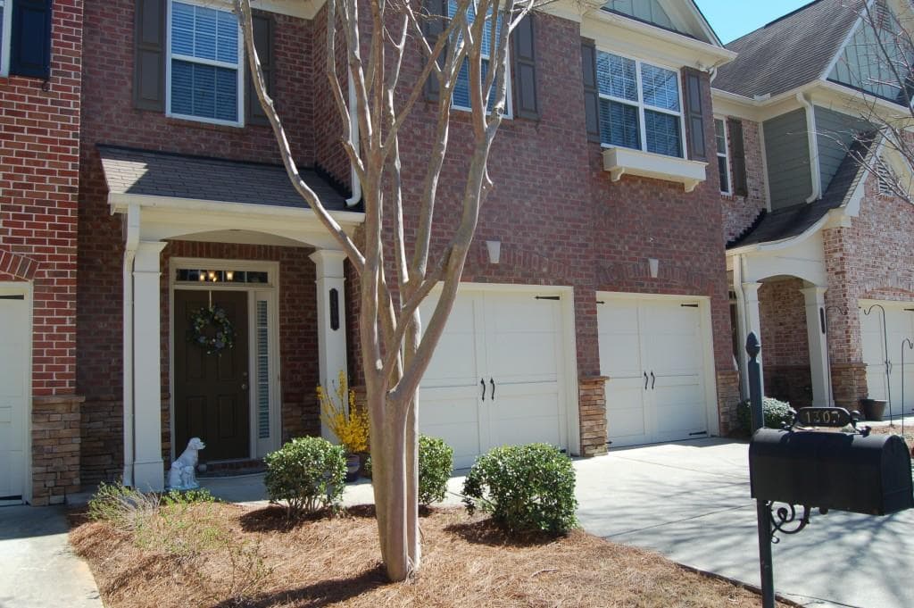1309 Lexington Drive 1309, Roswell, GA 30075 — most recent listing photo