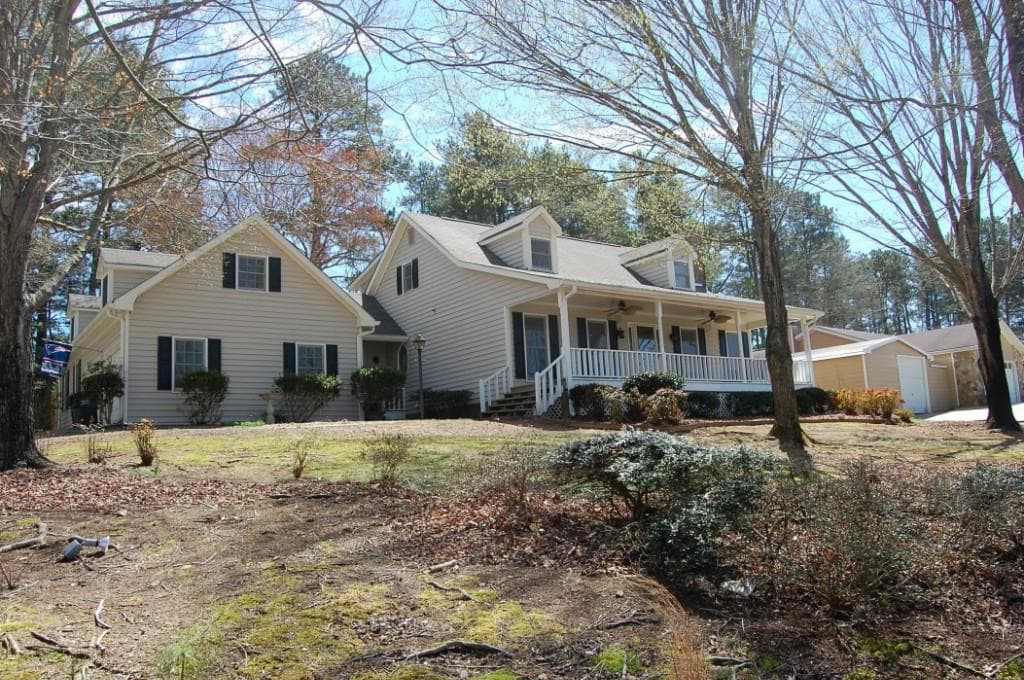 4 bedroom, 2,393 sq ft single family residence sold at 1870 Shoreline Trace, Grayson, GA 30017