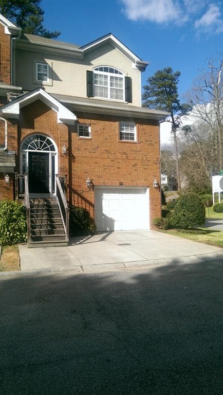 3 bedroom townhouse sold at 1614 Chateau Club, Dunwoody, GA 30338