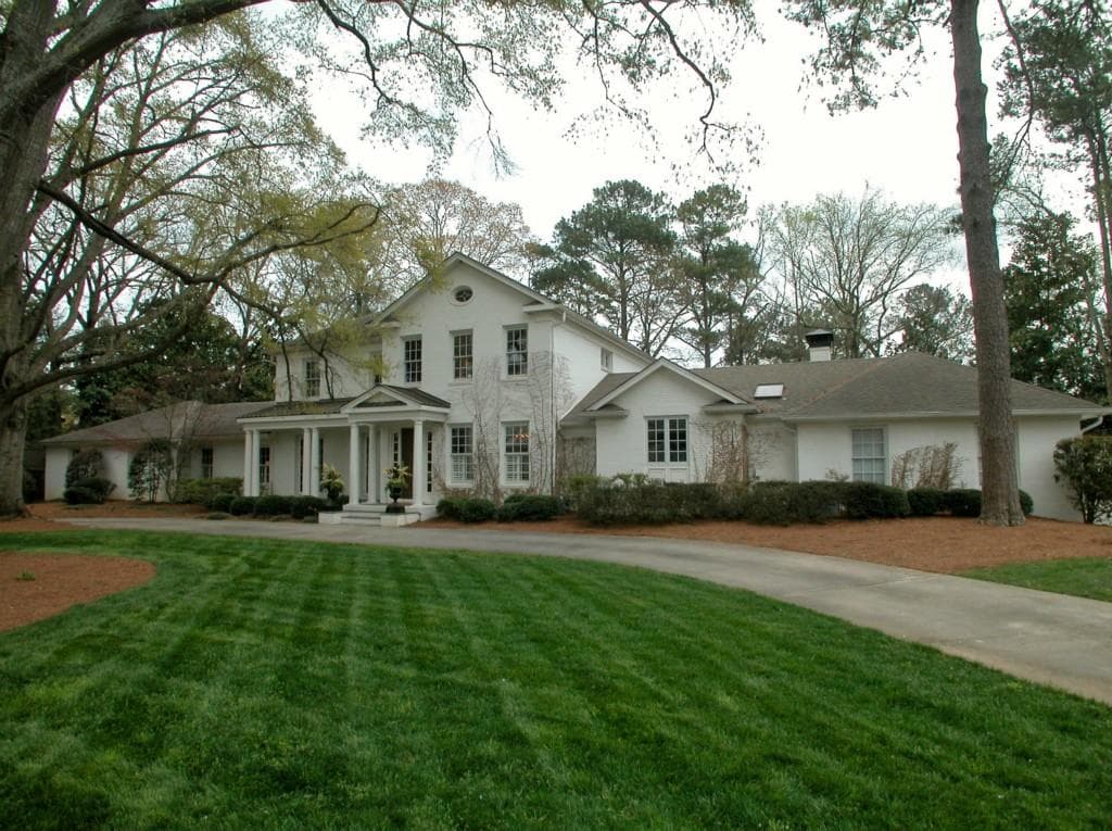 7 bedroom, 5,938 sq ft single family residence sold at 3091 Arden Road, Atlanta, GA 30305