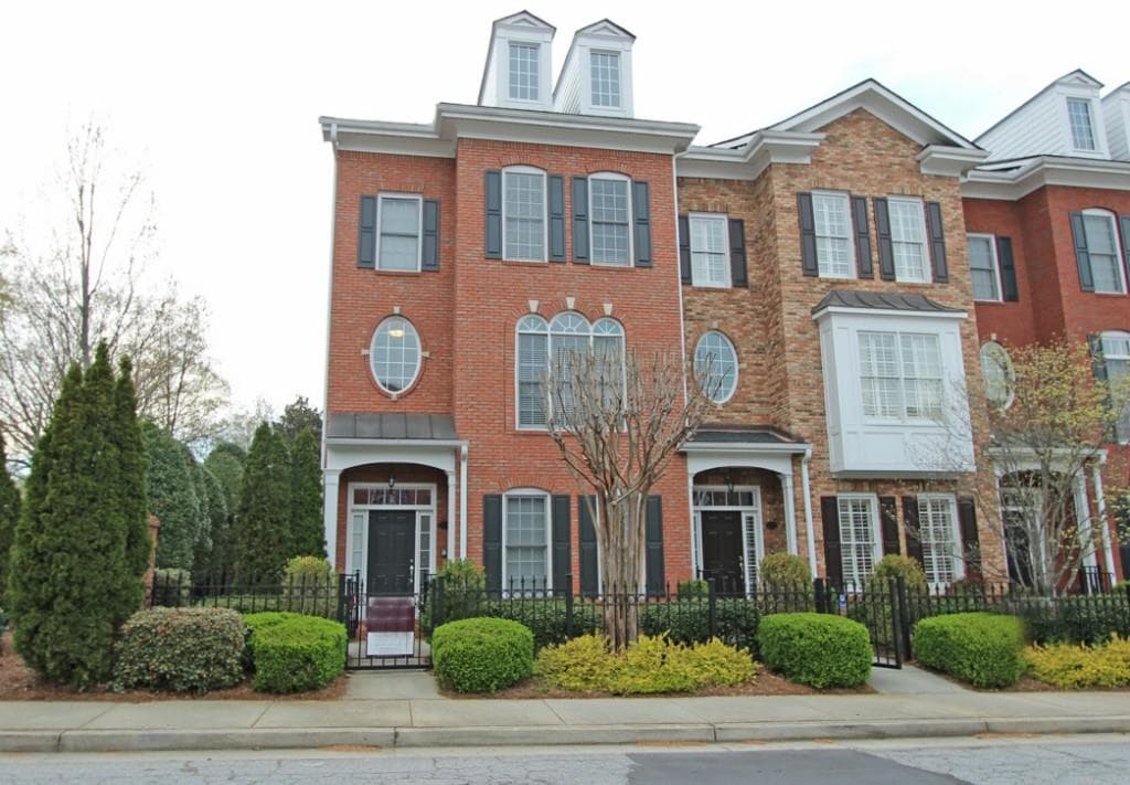 3 bedroom, 2,674 sq ft townhouse sold at 2574 Brookhaven Chase Lane 2574, Atlanta, GA 30319