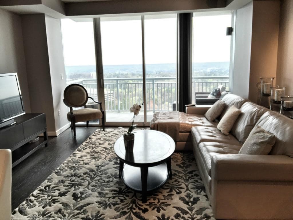 2 bedroom, 1,273 sq ft condominium sold at 3338 Peachtree Road 3002, Atlanta, GA 30326
