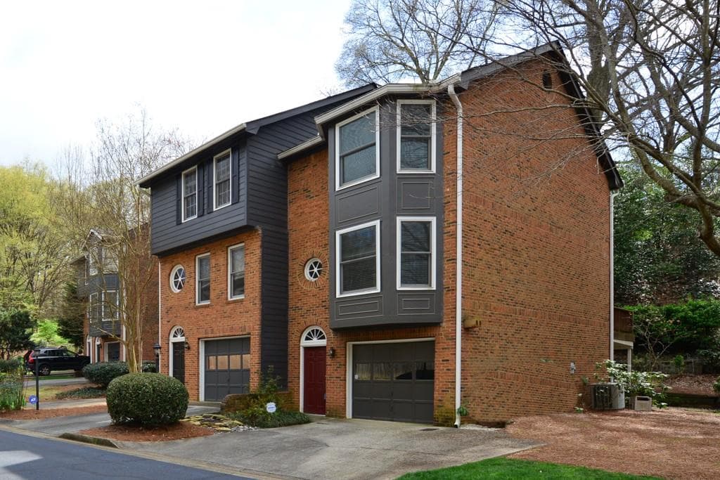 2 bedroom, 1,282 sq ft townhouse sold at 428 Page Avenue 11, Atlanta, GA 30307