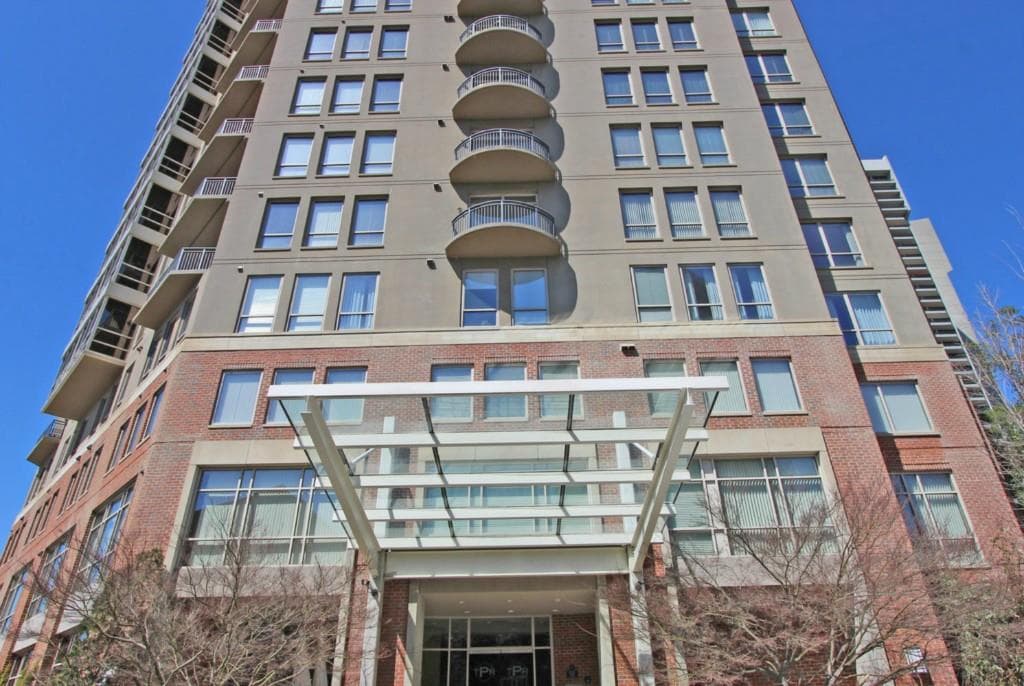 3 bedroom, 2,572 sq ft condominium sold at 2626 Peachtree Road 1904, Atlanta, GA 30305