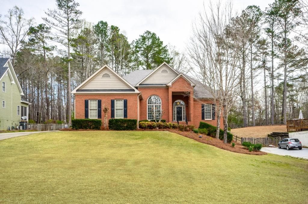 3 bedroom single family residence sold at 2115 Southers Circle, Suwanee, GA 30024