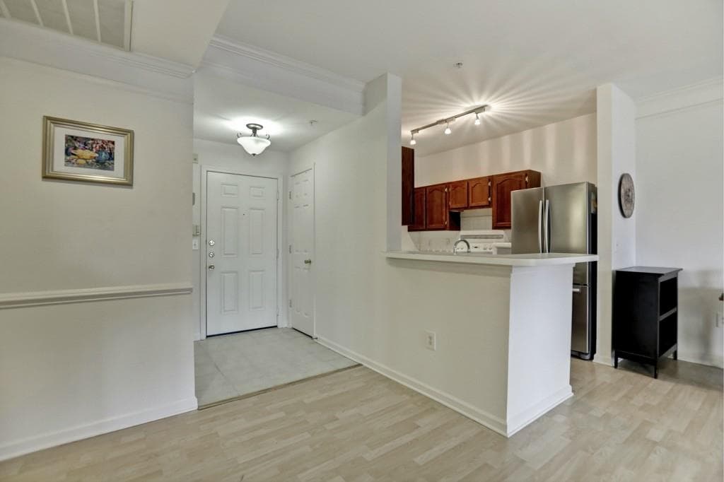 1 bedroom, 784 sq ft condominium sold at 2700 Pine Tree Road 1306, Atlanta, GA 30324