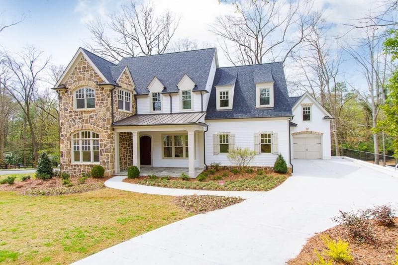 6 bedroom, 5,885 sq ft single family residence sold at 165 Pine Lake Drive, Sandy Springs, GA 30327