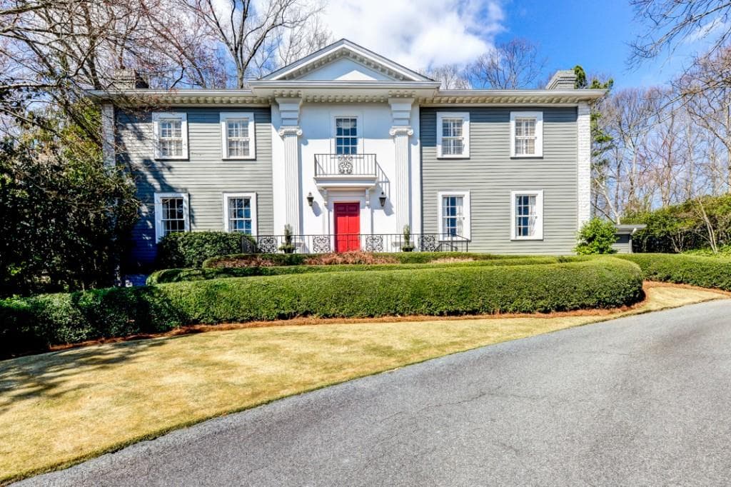 6 bedroom, 5,328 sq ft single family residence sold at 2914 Wyngate Drive, Atlanta, GA 30305