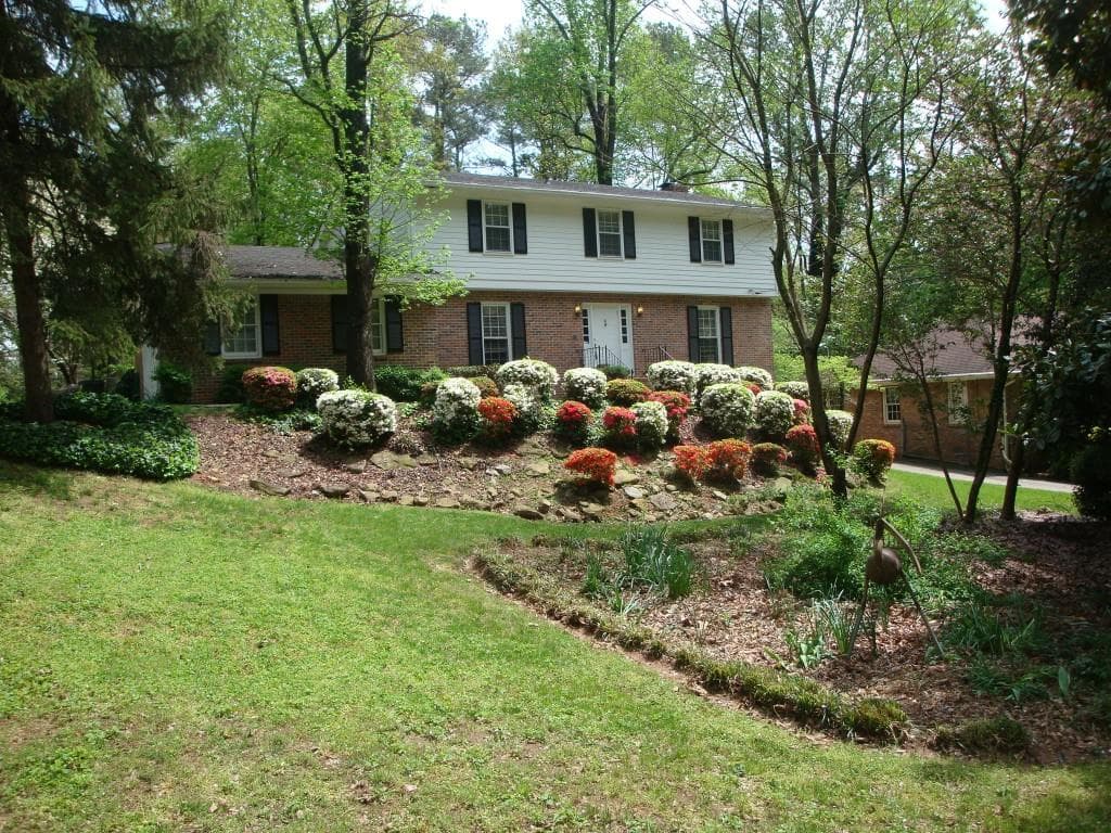 4525 E Kings Point Circle, Dunwoody, GA 30338 — most recent listing photo