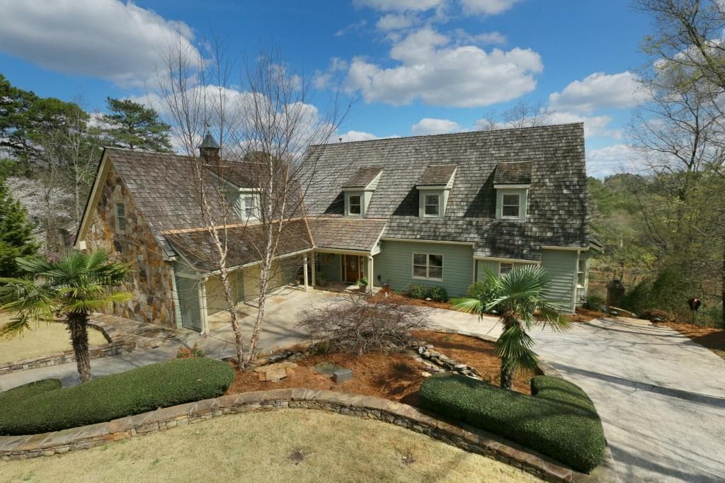 5 bedroom, 4,278 sq ft single family residence sold at 8235 Overview Court, Roswell, GA 30076