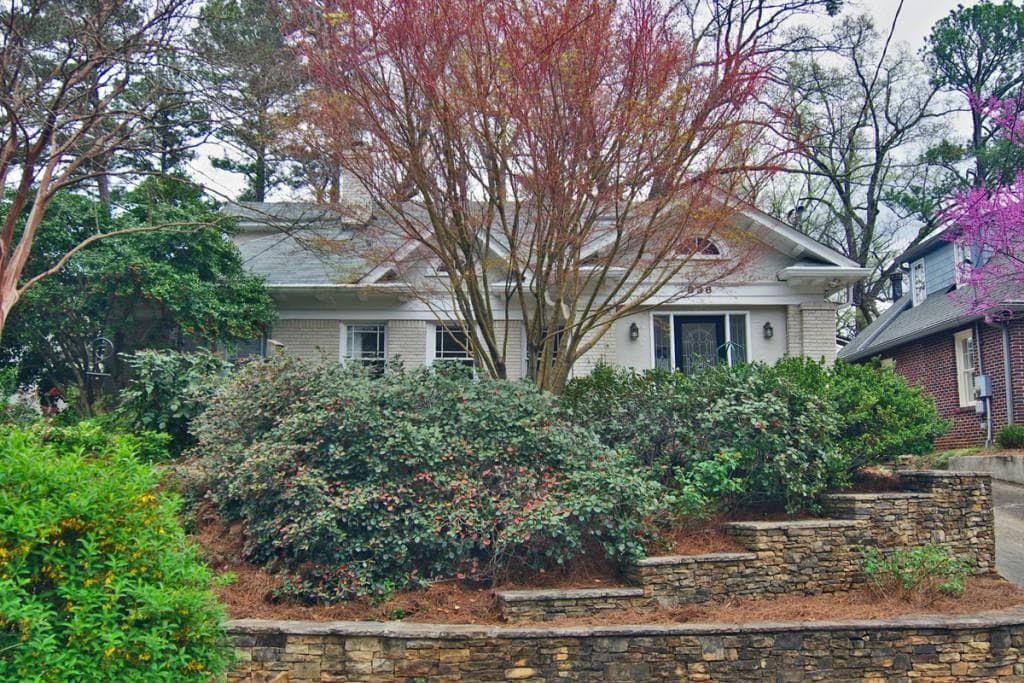 3 bedroom, 2,618 sq ft single family residence sold at 836 Yorkshire Road, Atlanta, GA 30306