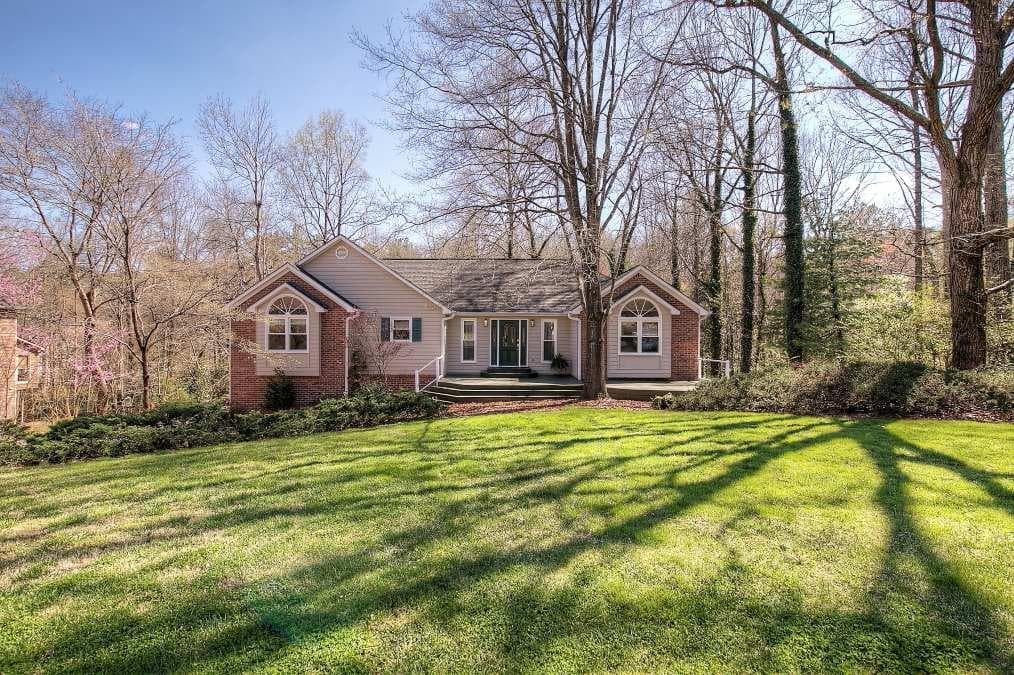 4 bedroom single family residence sold at 304 Falls Court, Woodstock, GA 30188