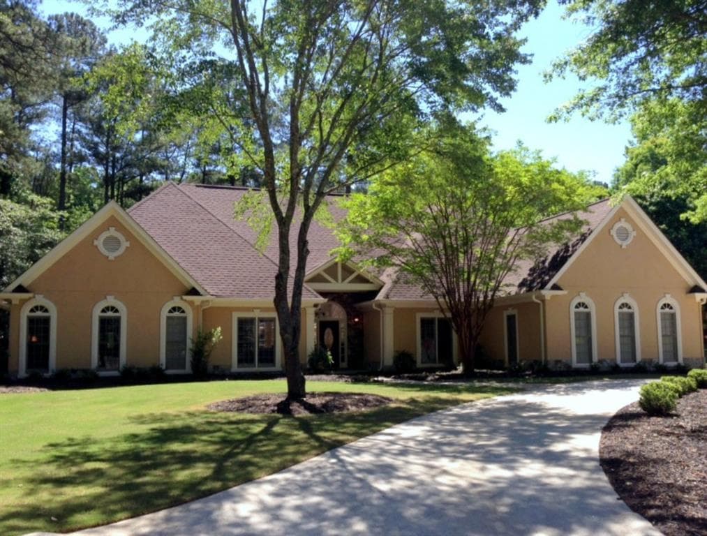 4 bedroom single family residence sold at 600 Wynfield Court, Roswell, GA 30076