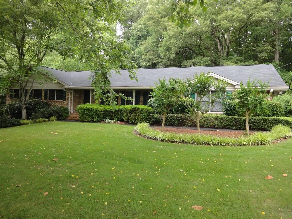 3 bedroom, 1,900 sq ft single family residence sold at 5027 Spring Hill Drive, Sugar Hill, GA 30518
