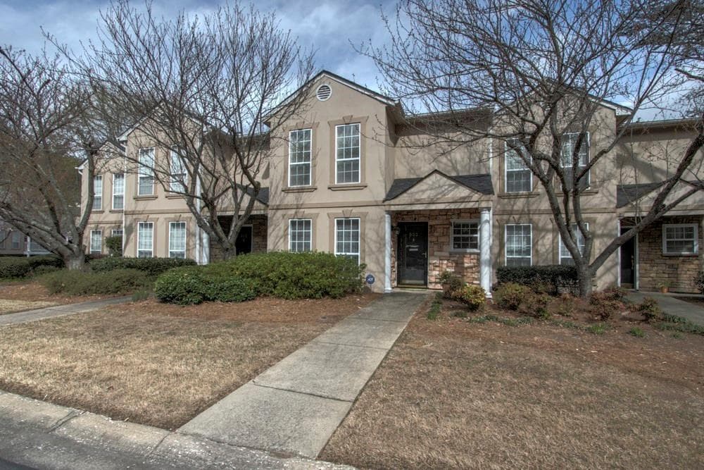 2 bedroom, 1,400 sq ft townhouse sold at 803 Masons Creek Circle, Atlanta, GA 30350