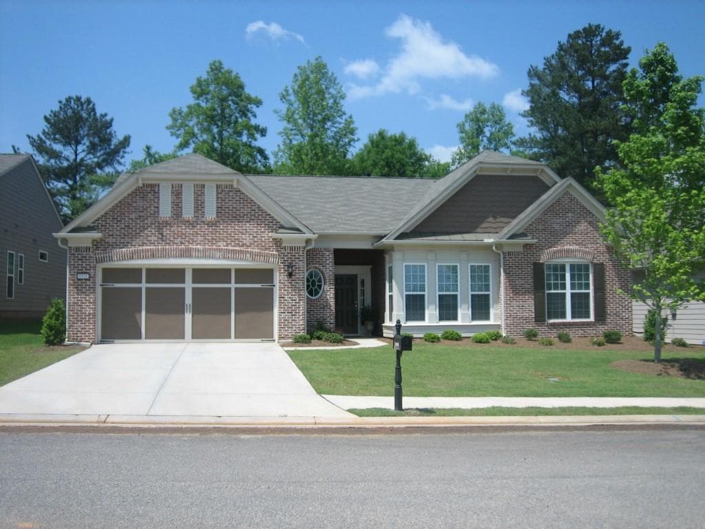 3 bedroom, 2,267 sq ft single family residence sold at 6918 Cherry Blossom Lane, Hoschton, GA 30548