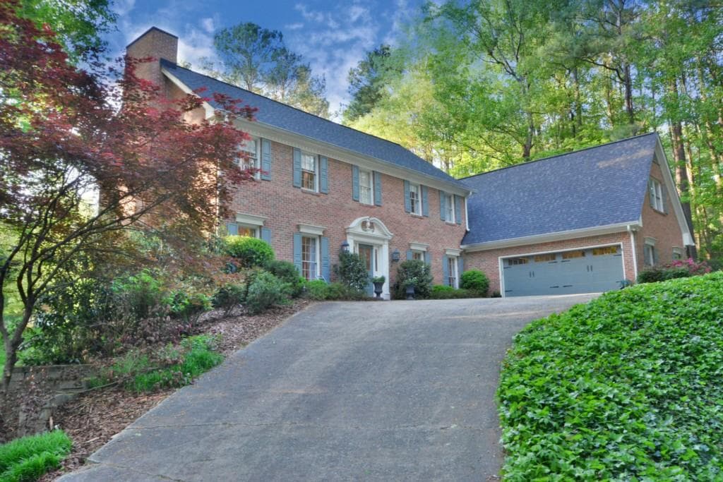 9800 Huntcliff Trace, Sandy Springs, GA 30350 — most recent listing photo