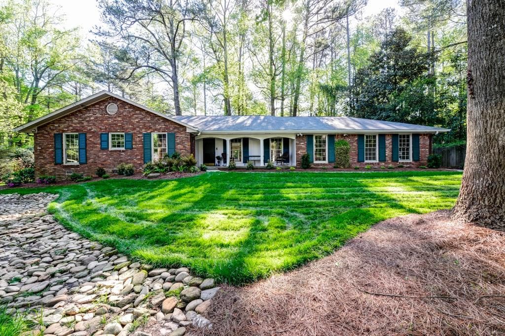 6275 River Shore Parkway, Sandy Springs, GA 30328 — most recent listing photo