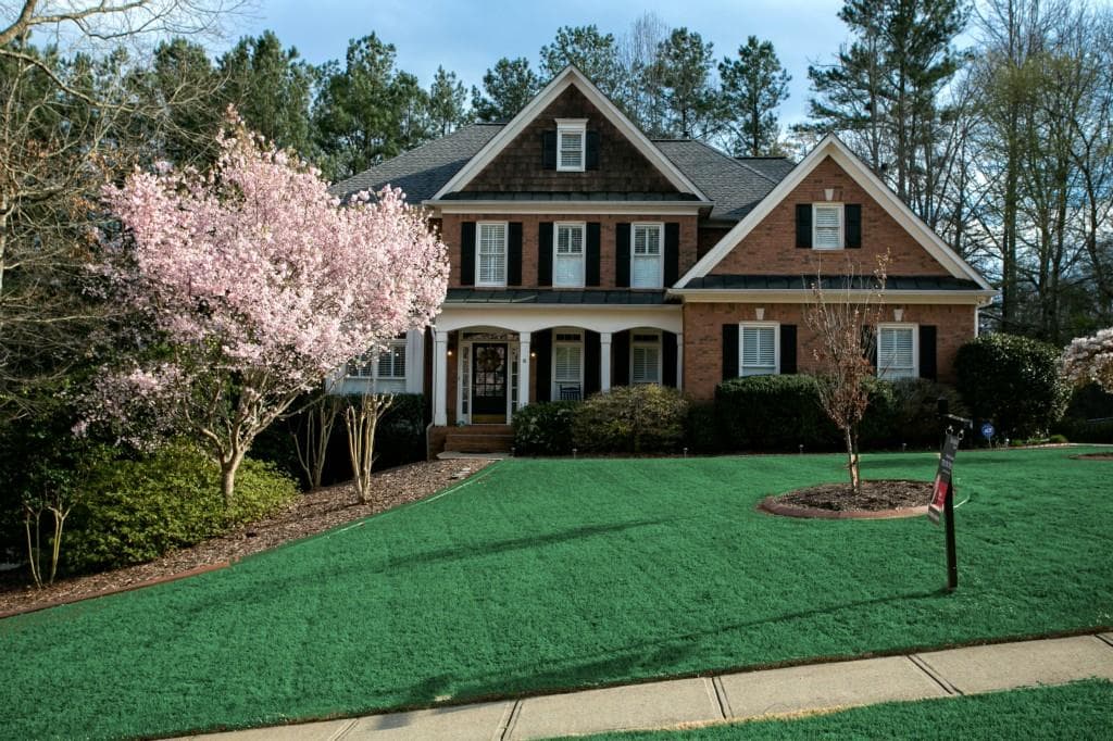 5 bedroom, 4,125 sq ft single family residence sold at 109 Fairway Overlook, Woodstock, GA 30188