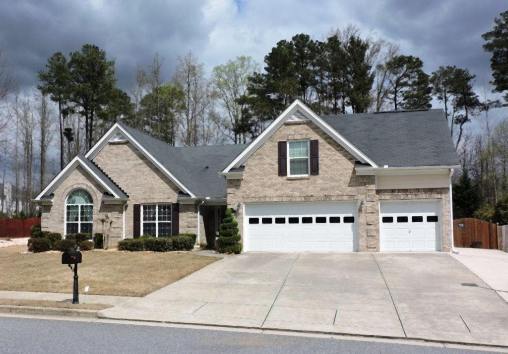 4 bedroom, 2,875 sq ft single family residence sold at 1210 Creek Pointe Circle, Lawrenceville, GA 30043