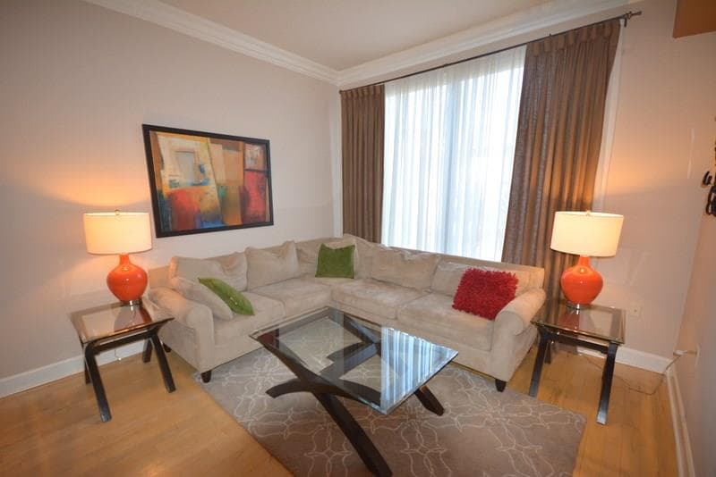 1 bedroom, 972 sq ft condominium sold at 3445 Stratford Road 302, Atlanta, GA 30326
