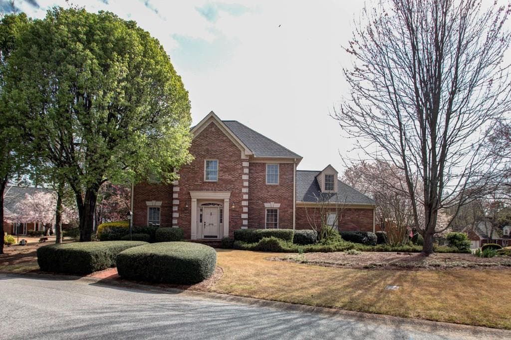 4 bedroom, 2,912 sq ft single family residence sold at 573 N Palisades Circle, Marietta, GA 30067