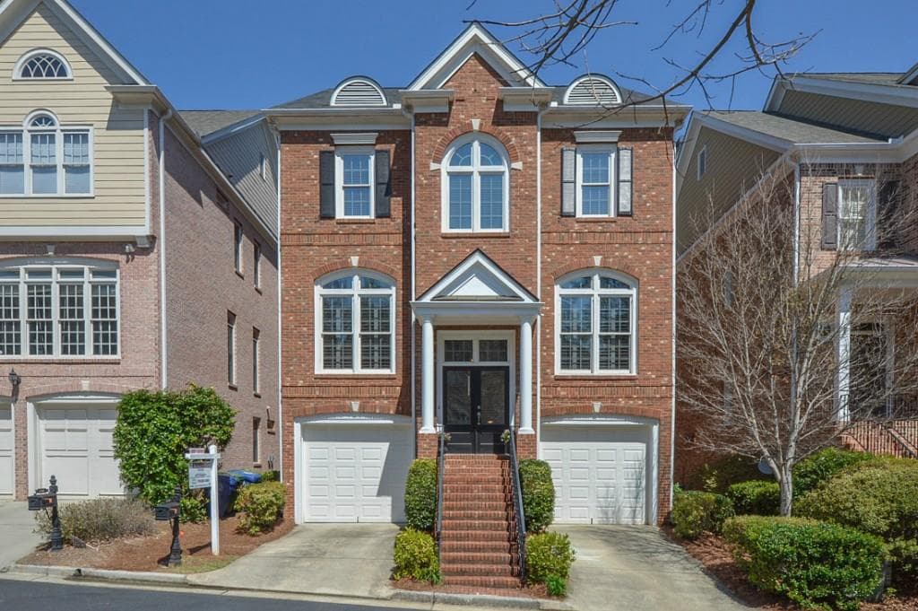 4 bedroom, 3,816 sq ft single family residence sold at 1111 Valley Overlook Drive, Atlanta, GA 30324