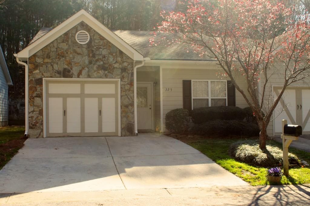 2 bedroom townhouse sold at 323 Brookside Way, Canton, GA 30114