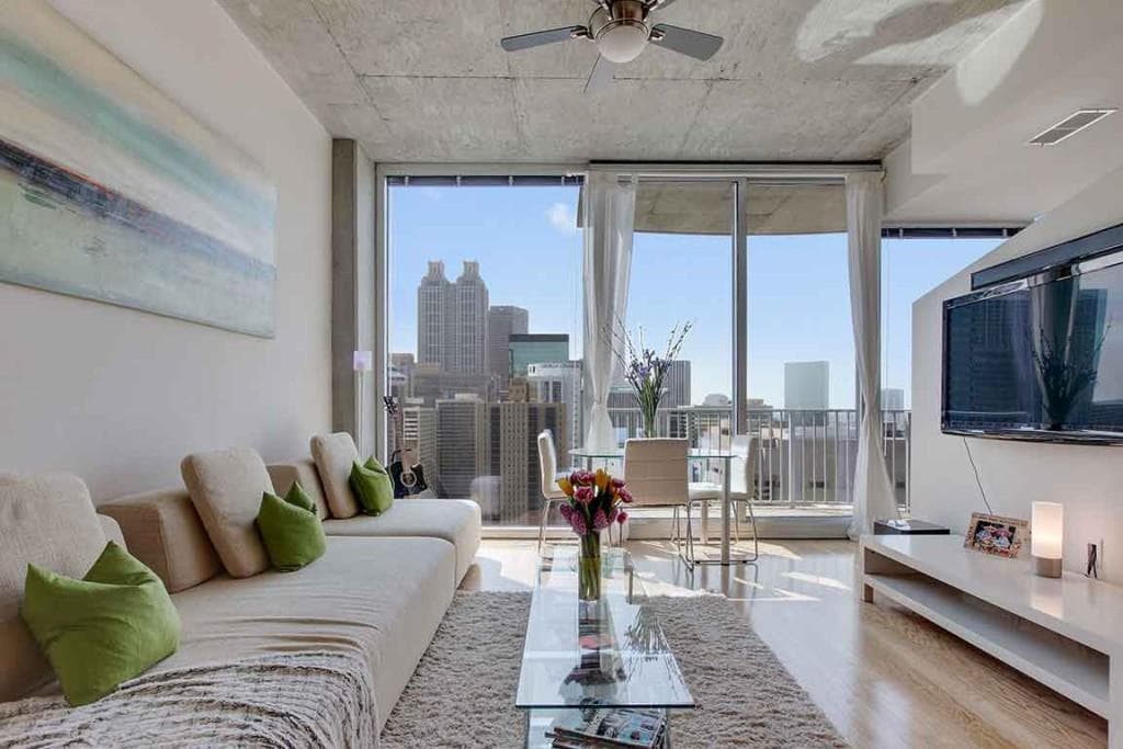 1 bedroom, 763 sq ft condominium sold at 400 W Peachtree Street 2709, Atlanta, GA 30308