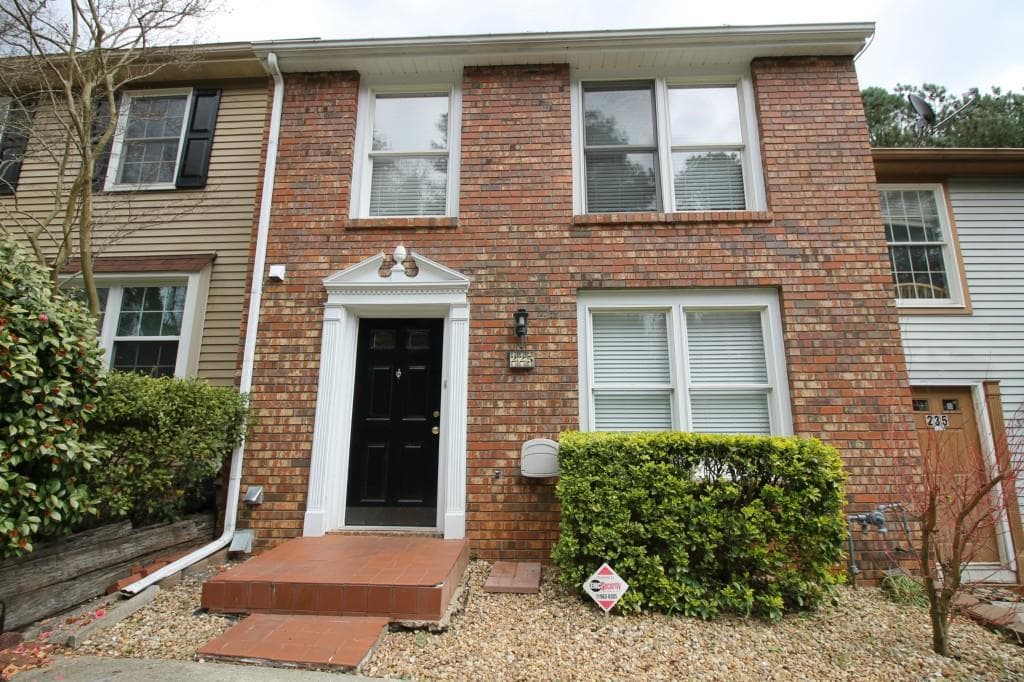 225 HAMILTON TRACE Court, Marietta, GA 30068 — most recent listing photo