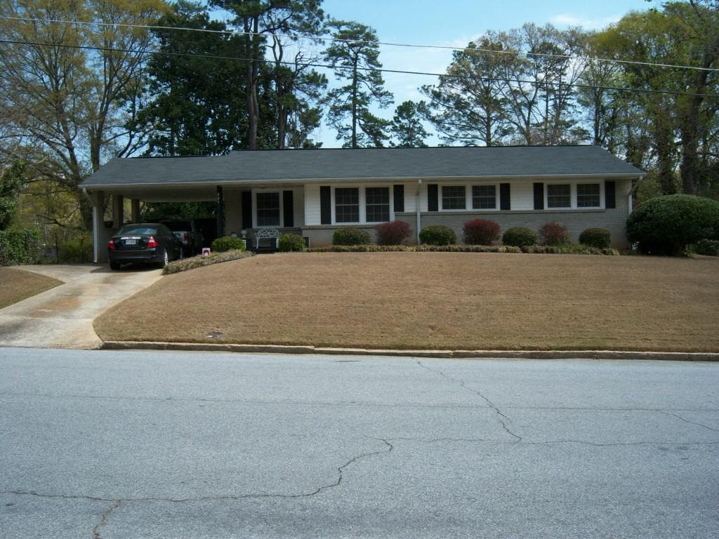 3 bedroom, 1,200 sq ft single family residence sold at 801 Casplan Street, Atlanta, GA 30310
