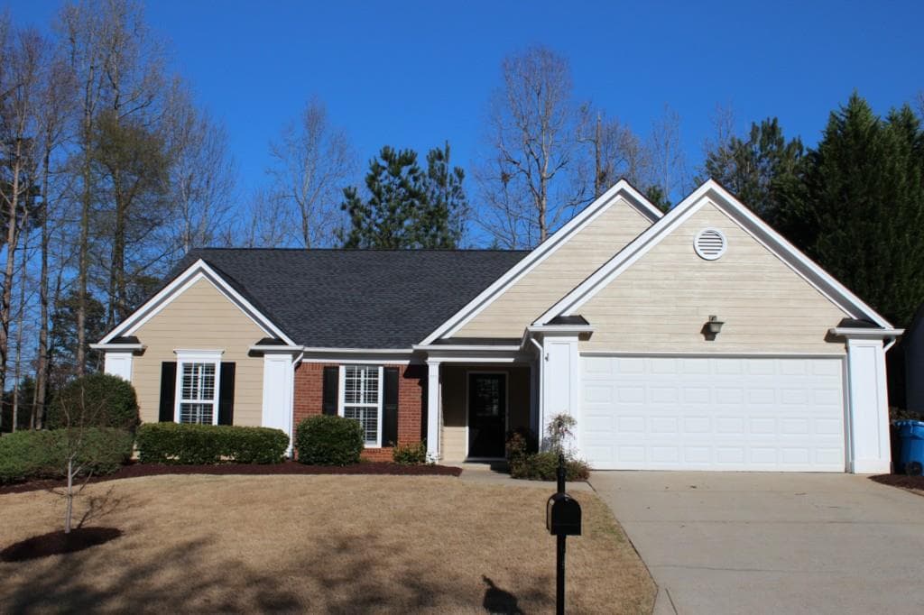 3 bedroom, 1,828 sq ft single family residence sold at 2450 Traywick Chase, Alpharetta, GA 30004