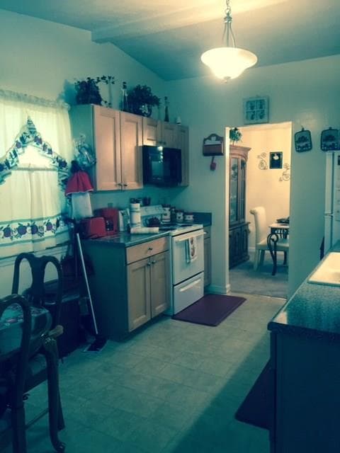 3 bedroom, 2,415 sq ft single family residence sold at 1328 KIMLIE Lane, Decatur, GA 30035
