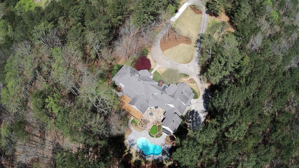 6 bedroom single family residence sold at 10750 Stroup Road, Roswell, GA 30075
