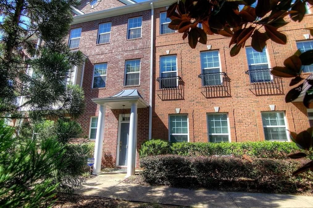 6200 Imes Way, Johns Creek, GA 30097 — most recent listing photo