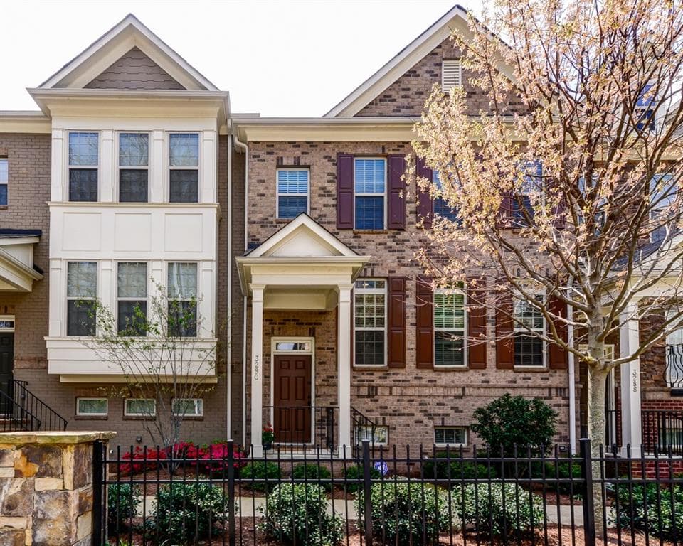 3 bedroom, 2,398 sq ft townhouse sold at 3290 NE Ferncliff Lane, Atlanta, GA 30324