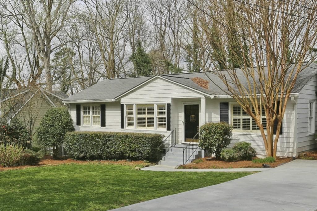 3 bedroom, 1,097 sq ft single family residence sold at 1720 Bridgeport Drive, Atlanta, GA 30329