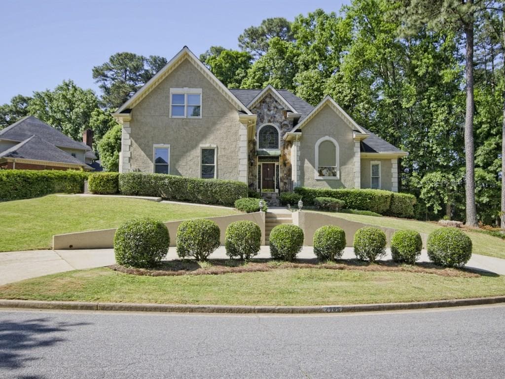 2105 Dunwoody Heritage Drive, Sandy Springs, GA 30350 — most recent listing photo