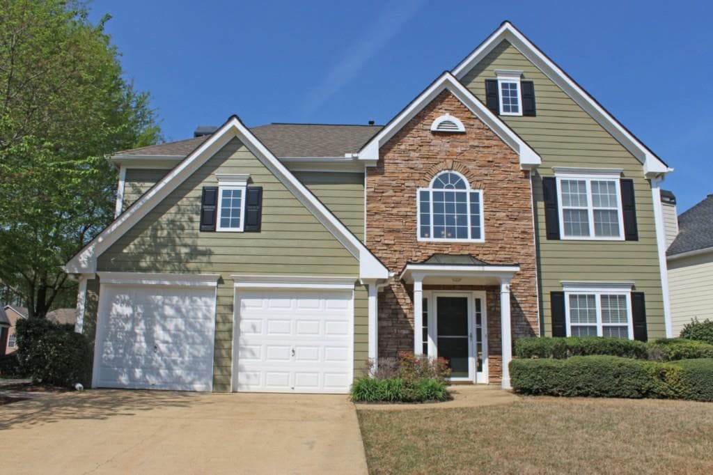4 bedroom, 2,326 sq ft single family residence sold at 3693 Iroquis, Kennesaw, GA 30144