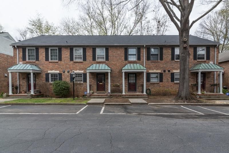 6700 Roswell Road 20B, Sandy Springs, GA 30328 — most recent listing photo