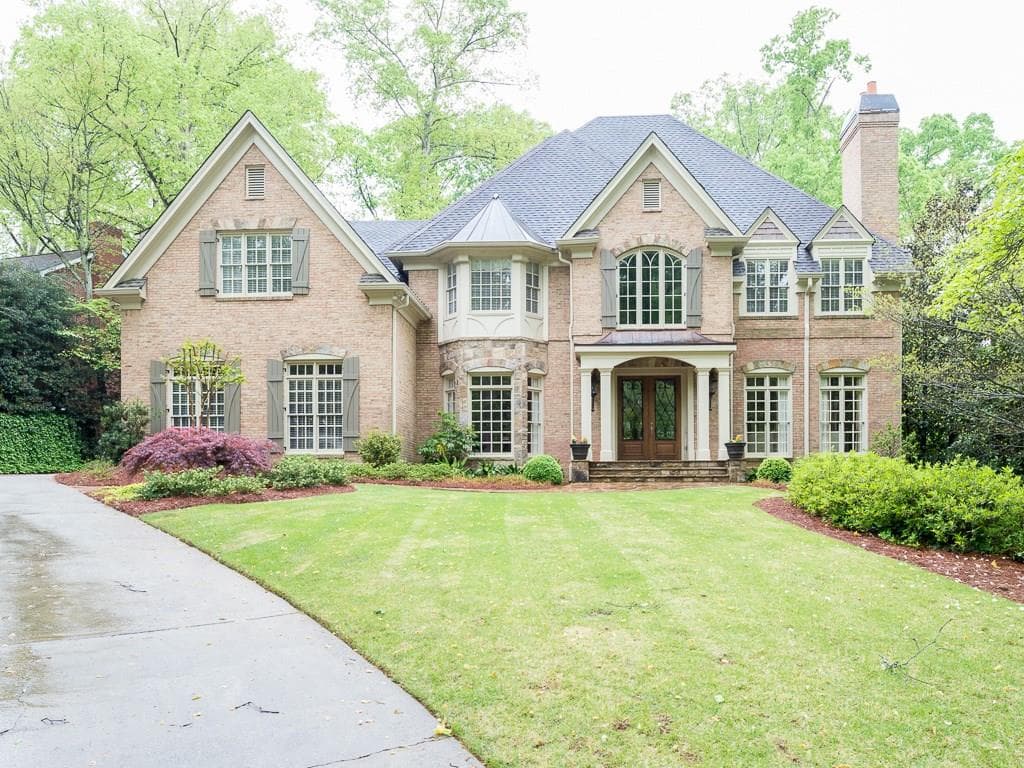 5 bedroom, 4,600 sq ft single family residence sold at 114 Blackland Road, Atlanta, GA 30342