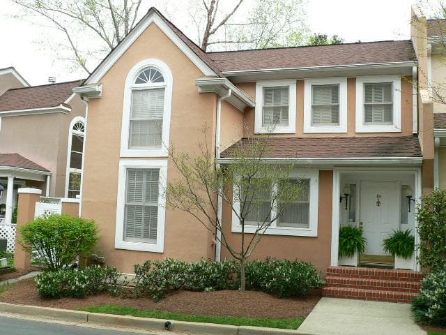 4 bedroom, 2,801 sq ft townhouse sold at 19 Lullwater Estates, Atlanta, GA 30307