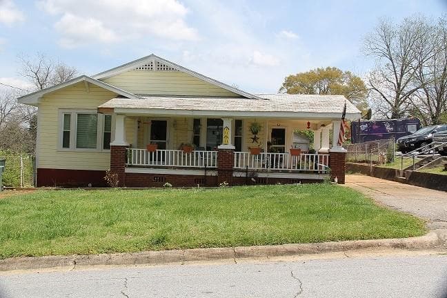 136 Chatham Avenue, Cornelia, GA 30531 — most recent listing photo