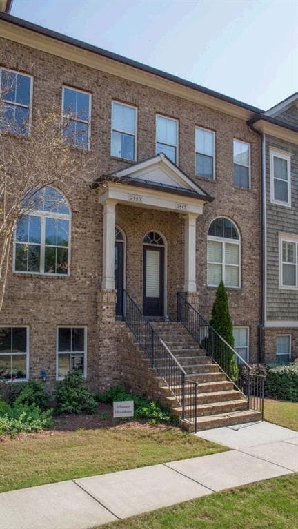2 bedroom, 1,742 sq ft townhouse sold at 2447 Gatebury Circle 15, Atlanta, GA 30341