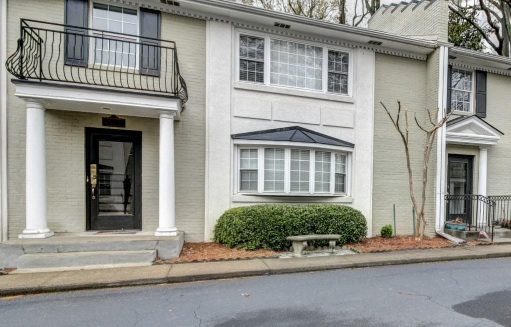 2 bedroom, 723 sq ft condominium sold at 841 Frederica Street 7, Atlanta, GA 30306
