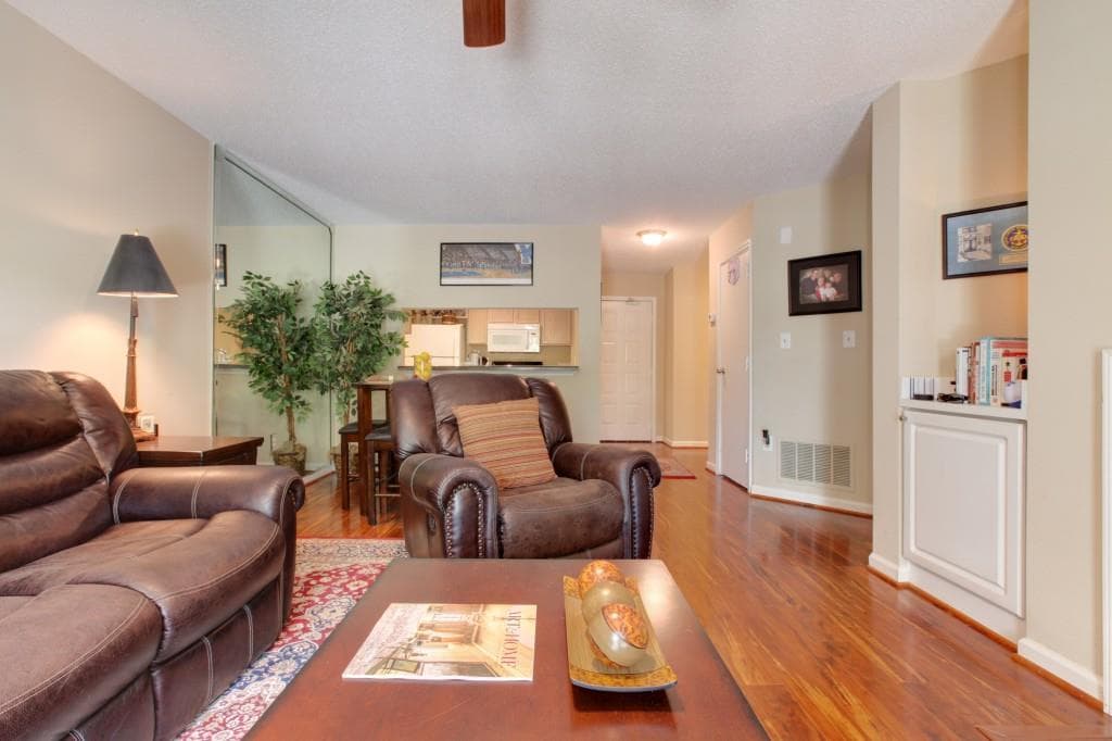 1 bedroom, 697 sq ft condominium sold at 3655 Habersham Road B148, Atlanta, GA 30305