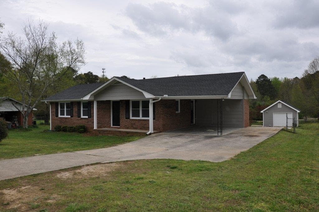 3 bedroom single family residence sold at 7902 Ridge Road, Hiram, GA 30141